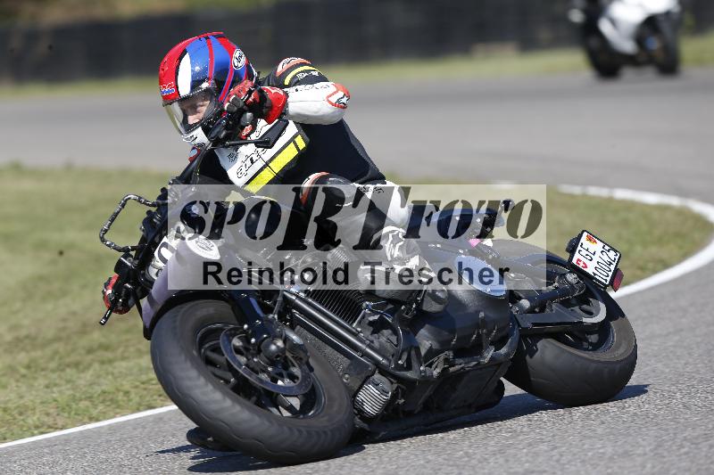 Archiv-2025/49 26.08.2025 Cornu Master School ADR/blau-bleu/0-1